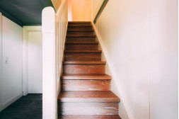 Treppe renovieren: Methoden, Kosten & DIY-Anleitung Treppe renovieren: Methoden, Kosten & DIY-Anleitung